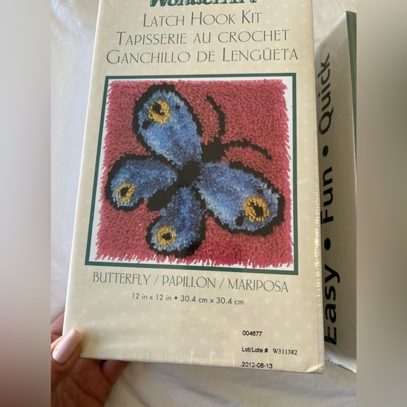 Wonderart BUTTERFLY | Caron TABBY CAT | Lot (2) Latch Hook Kits | Sealed Packing - Picture 3 of 6